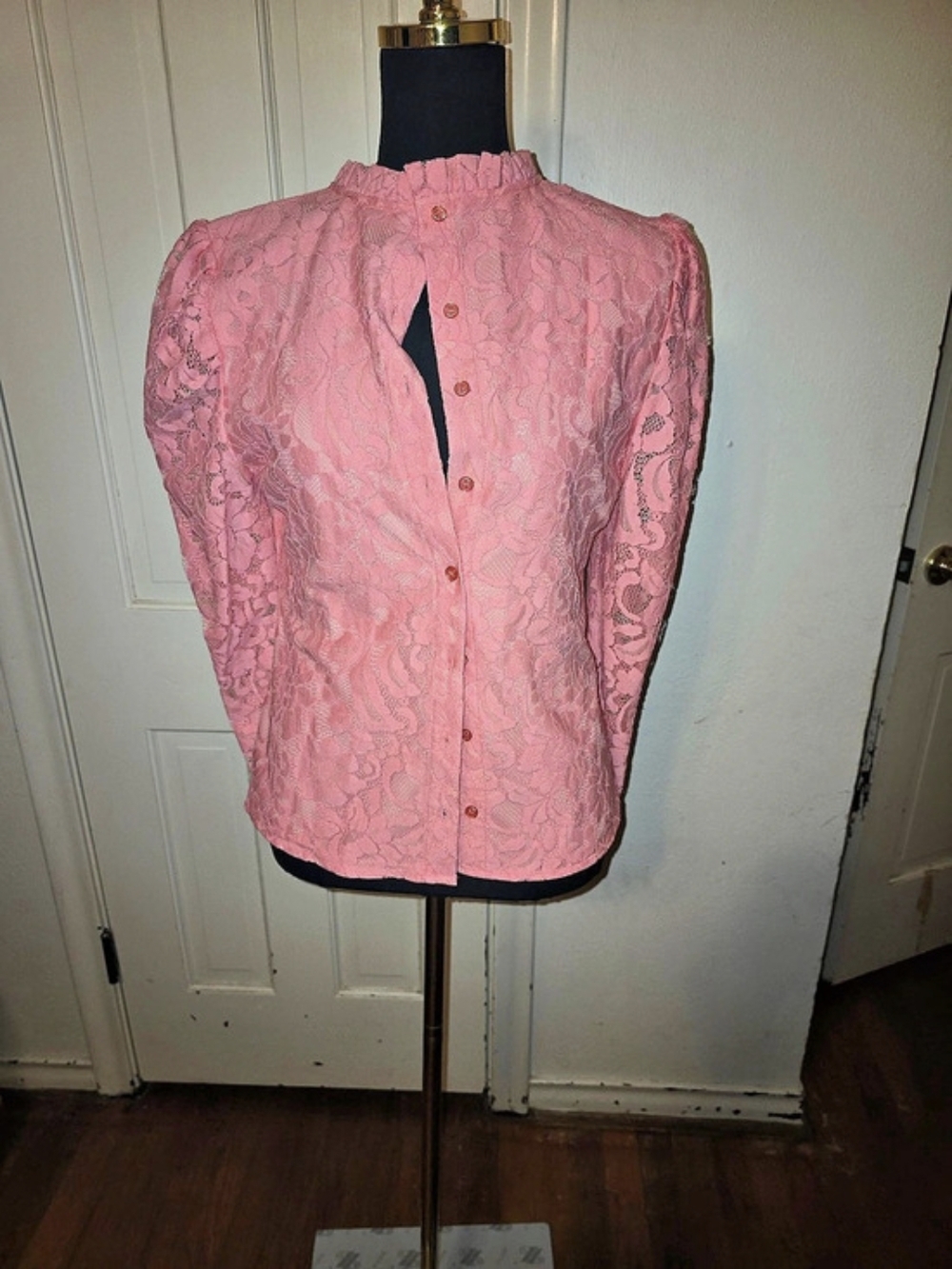 Rachel Parcell Floral Lace Blouse in Pink Size Medium Like New